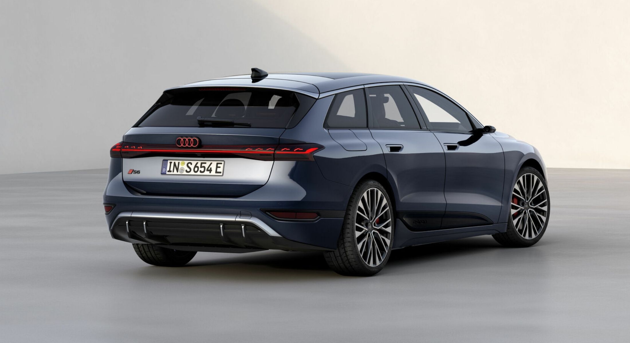 Der Audi S6 Avant e-tron