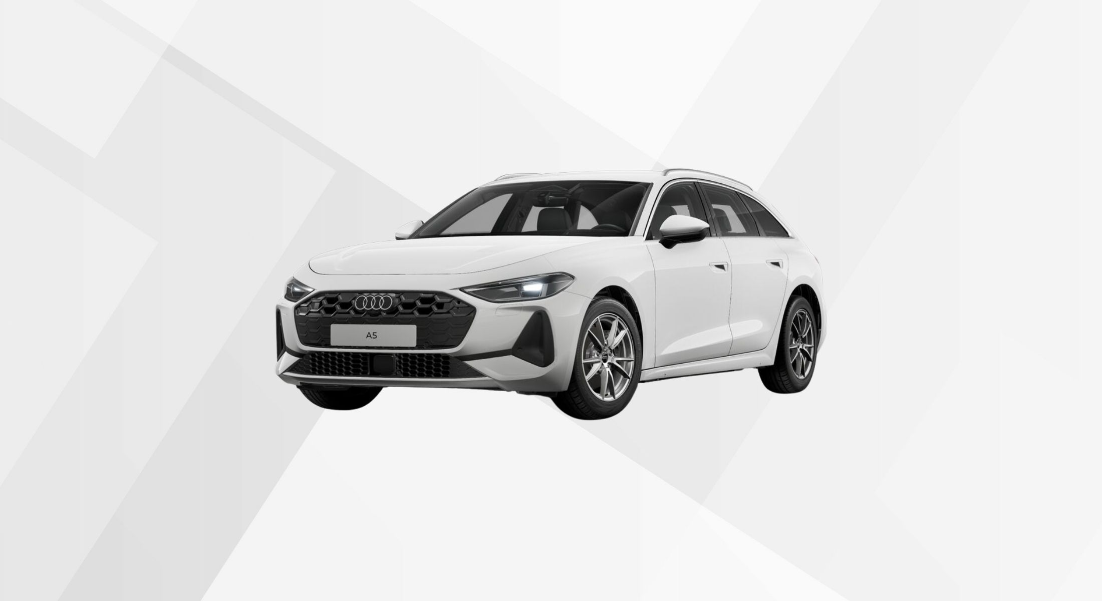 Der Audi A5 Avant e-Hybrid in der Farbe Arkonaweiß.