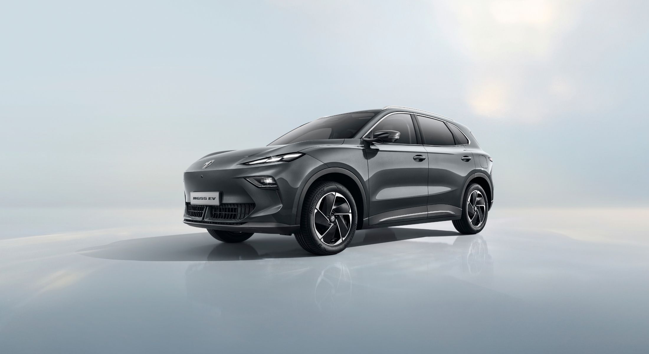 MG MS5 EV in grau
