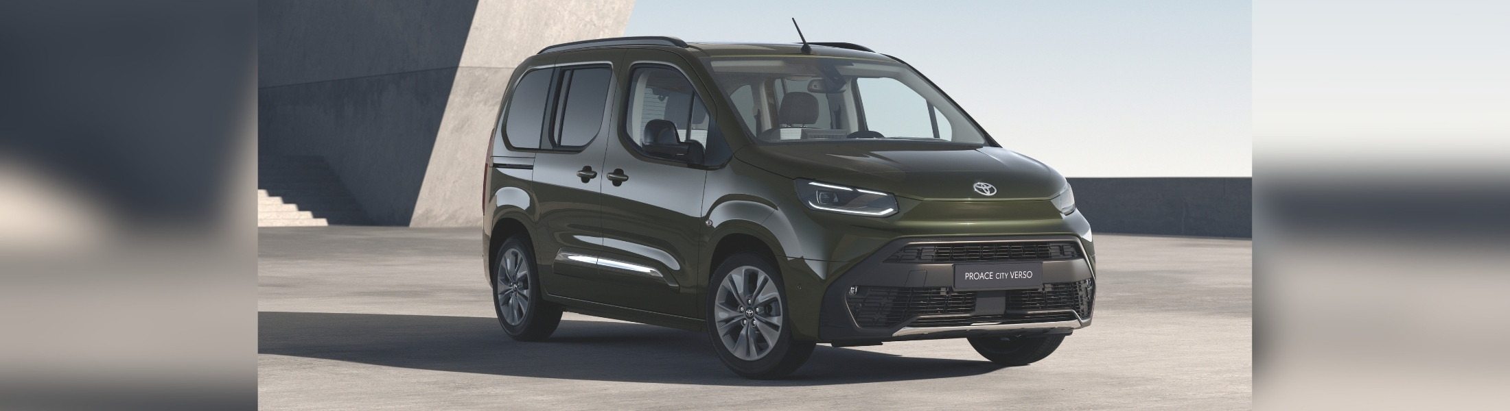 proace city verso teamplayer in grün