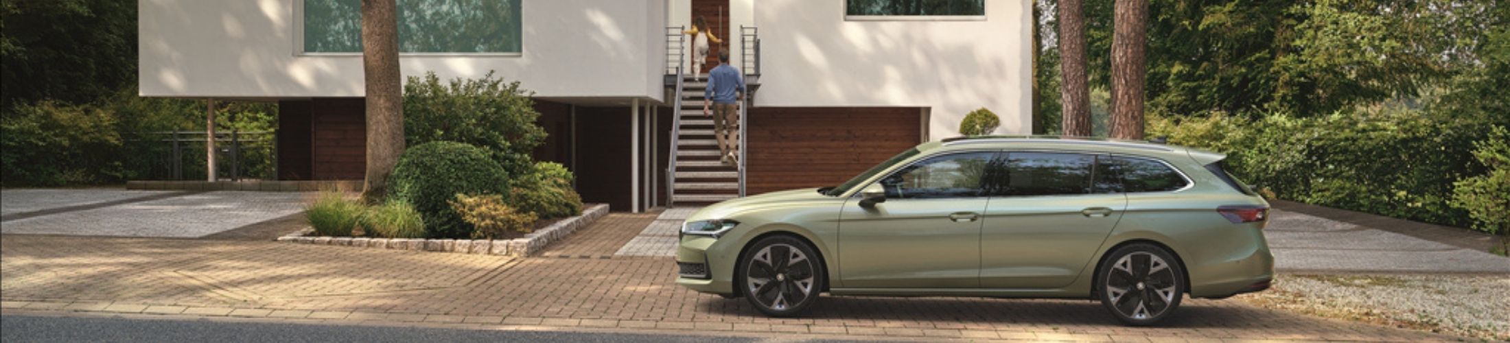 Seitenansicht eines Skoda Superb
