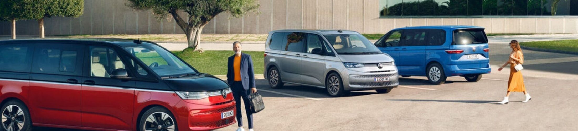 Drei VW Multivan in einer Reihe