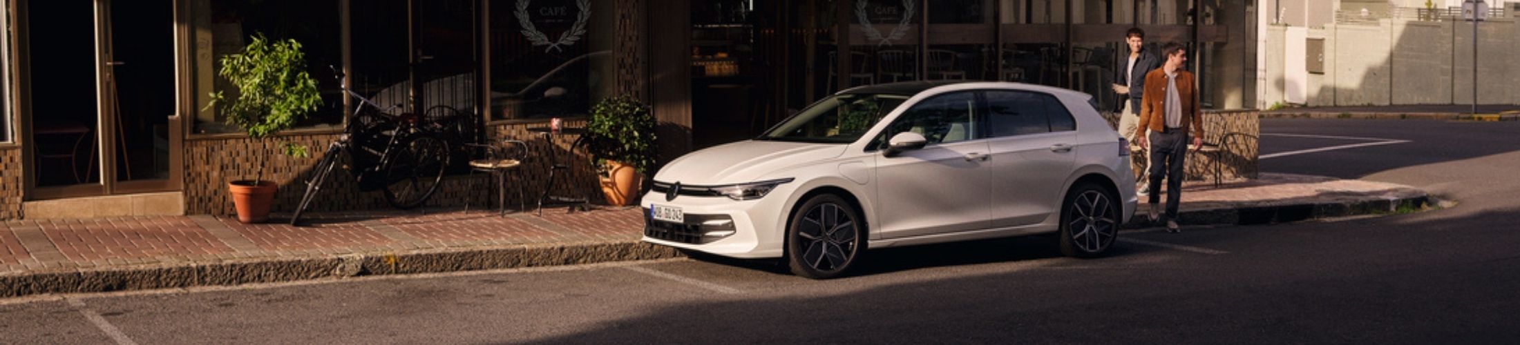 Seitenansicht eines VW Golf
