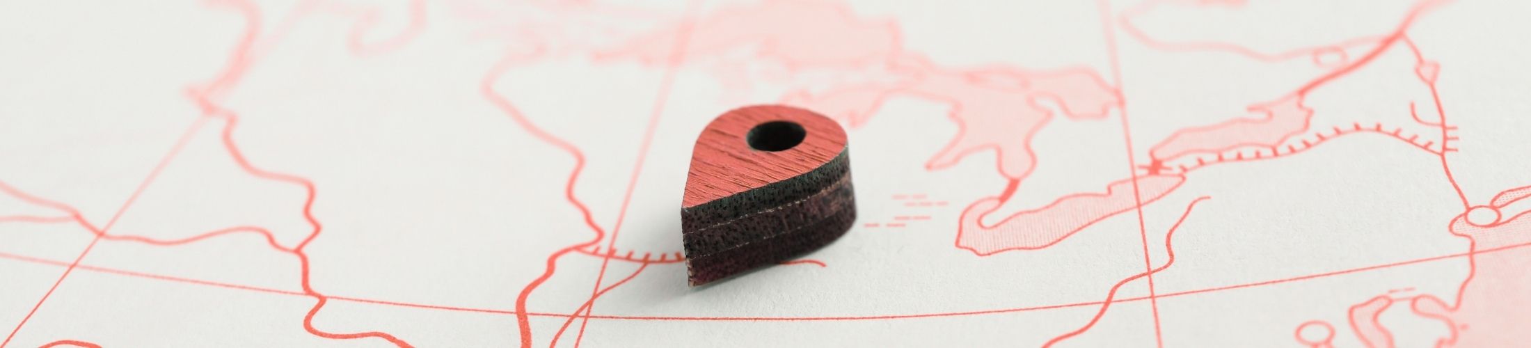Landkarte mit Standortnadel